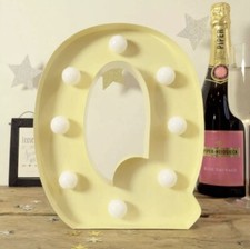 Marquee Letter Light "Q"