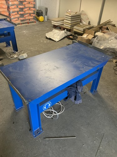 Vibrating table concrete - table,