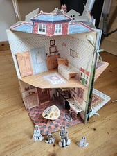 A Three-Dimensional Edwardian