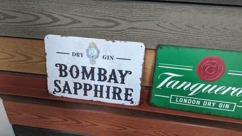 Bombay sapphire metal wall - sapphire,