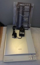 Epson Perfection V100 Photo Scanner Flatbed With Negative and Slide guide good
