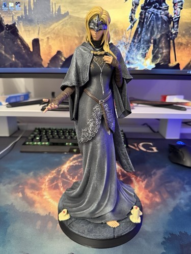 Dark souls fire keeper - souls,