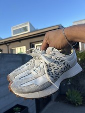 New Balance 327 sneakers in