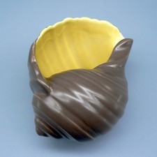 POOLE POTTERY SWEETCORN BRAZIL WINKLE SHELL VASE TWINTONE C107 VINTAGE RETRO FUN