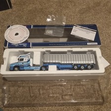 Limited edition corgi cc12805