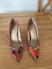 Fiore Women's Size 6 Shoes