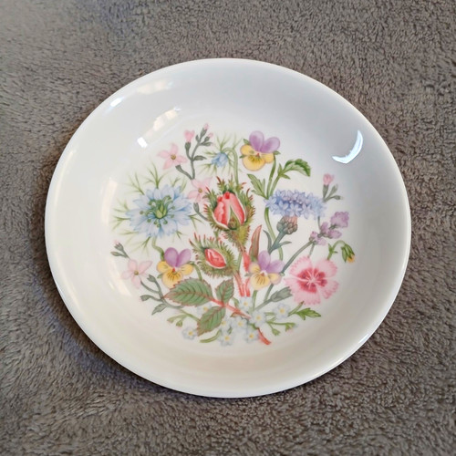 Aynsley wild tudor bone china - wild,