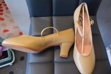 Tan Capezio 650 character