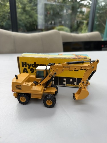 Liebherr 921 rubber duck - liebherr,