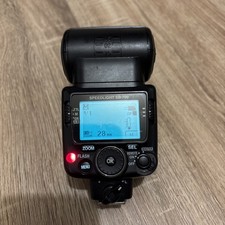 Nikon Speedlight SB-700 Shoe Mount Flash. - batteries not included. 