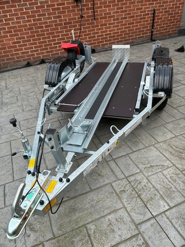 Debon moto1 - hire),