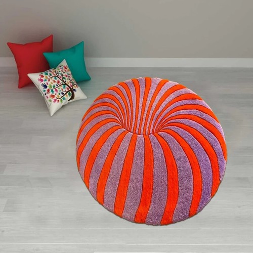 Unusual shaped rug arco - shaped,