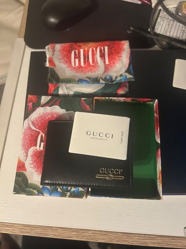 Gucci gold wallet - gucci,