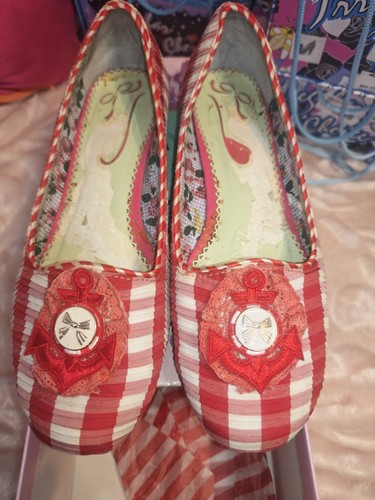 Vintage irregular choice red - irregular,