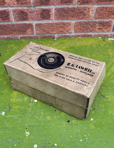 Vintage lawrie lawn bowls - r.g.,