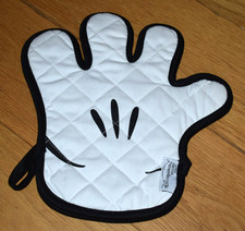 DISNEYLAND PARIS MICKEY MOUSE HAND OVEN GLOVE MITT