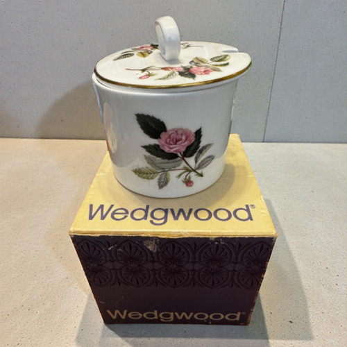 Wedgewood hathaway rose - wedgewood,