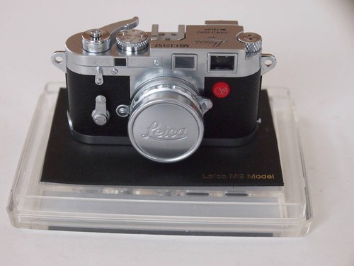 Leica sharan camera - m3,