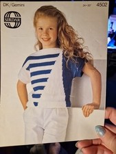 Sirdar Knitting Pattern 4502