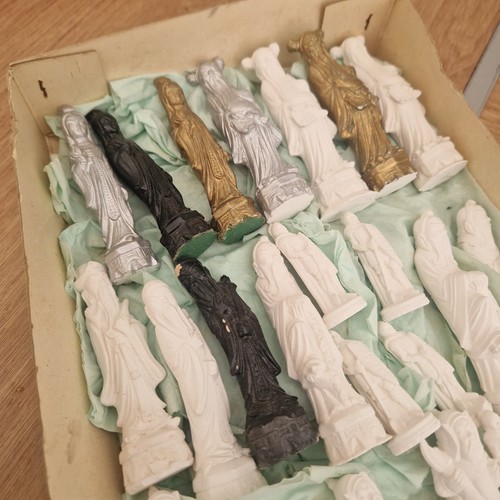 Chinese figures x28 plaster - x28, of
