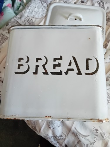 Vintage white enamel - white, bread