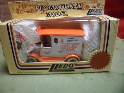 Lledo model ford van - t,