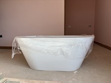 Freestanding bath tub -BetteStarlet Oval Silhouette bath.  Gloss white.  