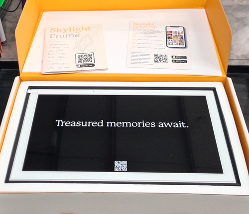 Skylight digital photo frame - skylight,