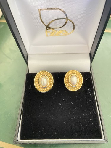 Vintage gold tone and half - vintage,