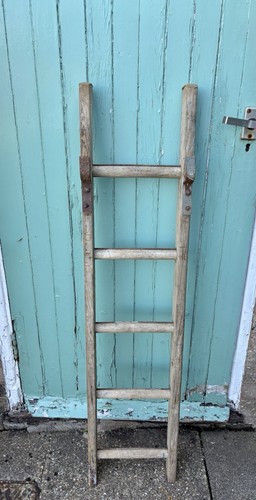 Vintage wooden step - wooden,
