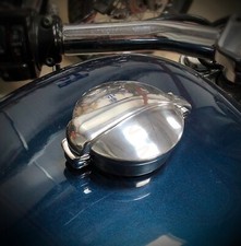 Monza Flip-Up Aluminium Screw