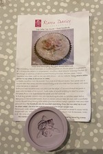 Karen Davies cup cake top mould