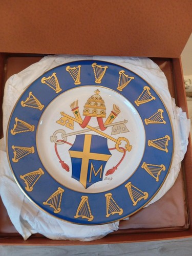 Beautiful vintage 1979 - vintage, pope