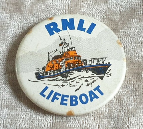 Rnli i lifeboat pin - l,
