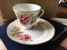 Vintage Royal Tara Red Roses