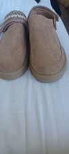 Slipper Shoes Size 5 Never