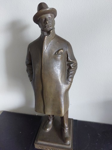 Splendid bronze statuette - splendid,