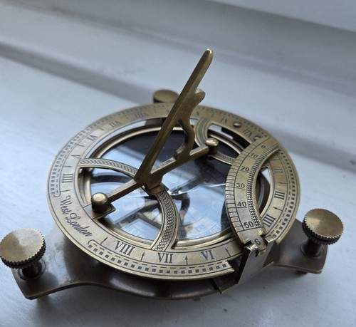 Sundial compass solid - solid, brass