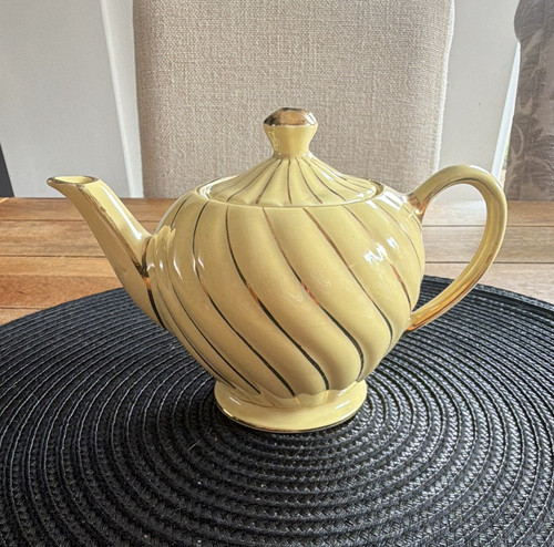 Sadler pottery yellow - sadler,