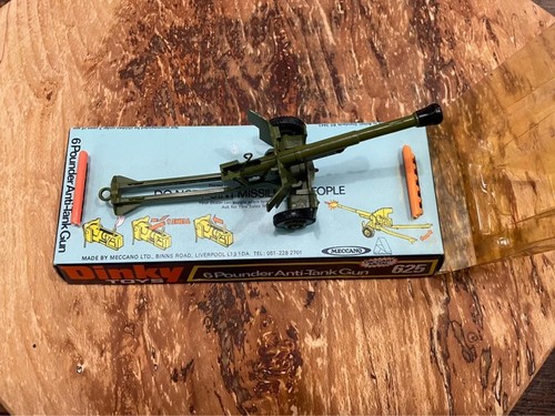 Dinky toys gun 6 - -,