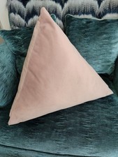 Triangular/Triangle Blush/Baby