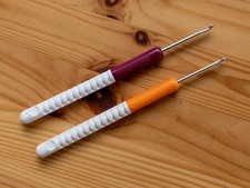 Addi Comfort Grip Crochet Hooks Coloured set of 2