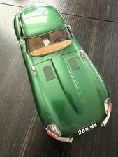 1:18 Scale 1961 Jaguar E-Type