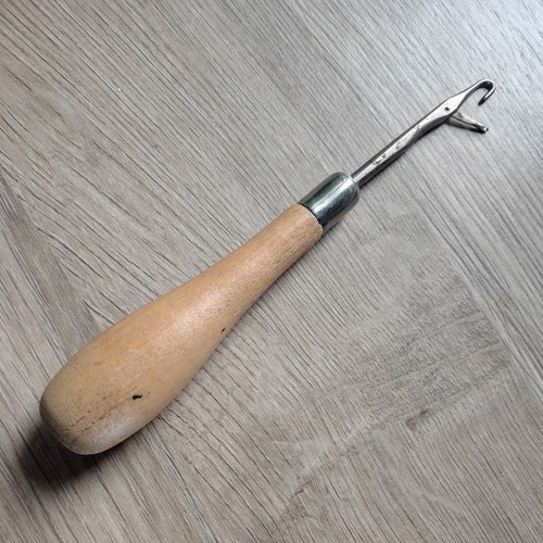 Latch hook tool wooden - latch,