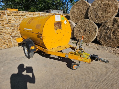 1300 vat trailer - £1300+vat,,