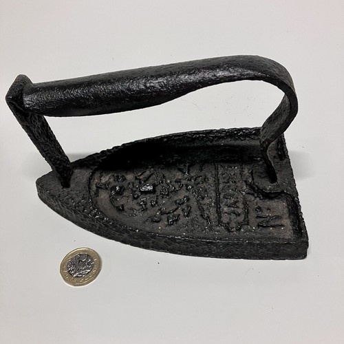 Vintage cast iron flat - iron,