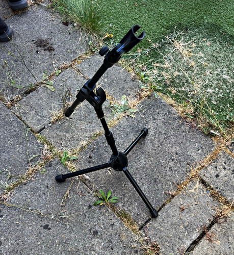 Black metal tripod - black,