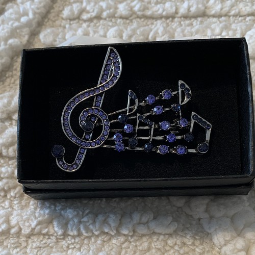 Silver tone treble clef music - silver,