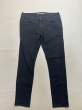 LEVI’S SLIGHT CURVE SKINNY