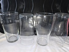 Here I Have Four Pint Glasses Two Different Styles Pub Bar Man Cave Home